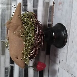 Primitive farmhouse bird nest deco accents
